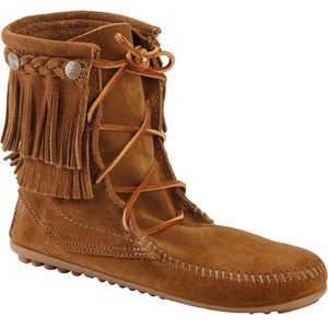 ❌SOLD❌Minnetonka Double Fringe Tramper Boot Size 8